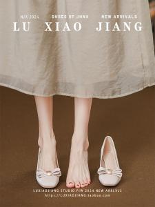 สวย หนัง เวอร์ชัน ผู้หญิง รองเท้าส้นสูงส้นหนาสบายไม่เหนื่อย ฤดูใบไม้ผลิ ฤดูใบไม้ร่วง สไตล์ฝรั่งเศส กระโปรงจับคู่