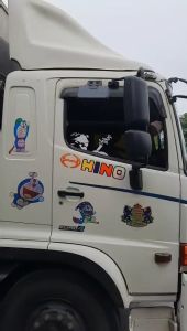 Cặp tem ông HutThuốc dán kính xe tải ô tô tem làm tên yêu cầu (sl 2 tem dán 2 bên)