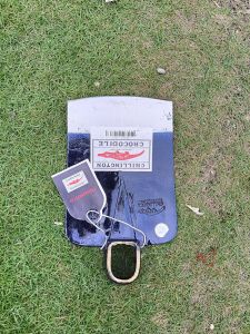 Cangkul atau pacul Crocodile