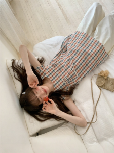 NIHAOKANONG | Áo Blouse Tay Ngắn Caro Ngọt Ngào & Giảm Tuổi