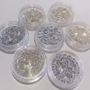 20pcs / Kotak Ornamen Perhiasan Berlian Imitasi Kubik Zirkonia Glitter Untuk Dekorasi Nail Art