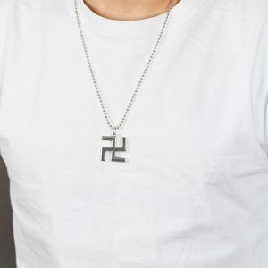 Dây chuyền kèm mặt chữ vạn inox thép không gỉ