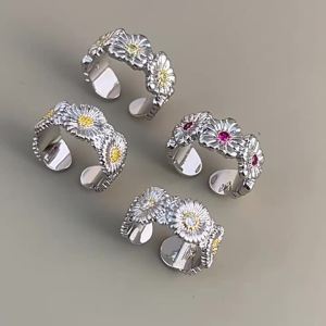 2023 Italian Fabric Craftsmanship Brushed Craft G-Dragon Same Style Daisy Gardenia Ring Eternal Series