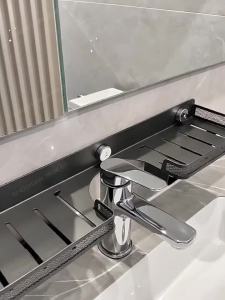 SHENYUAN | No-drilling Over-the-faucet Washroom Shelf