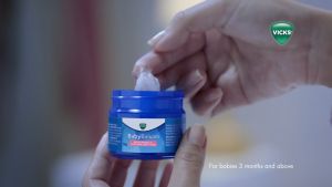 Vicks Baby Balsam Penenang Ketika Bayi Batuk Pilek Vaporub
