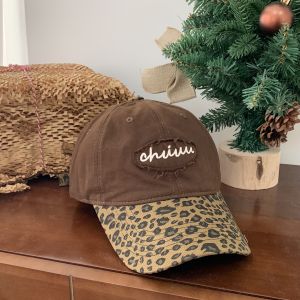 หมวกเบสบอลลายเสือดาวย้อนยุคฤดูใบไม้ร่วงและฤดูหนาว หมวกเบสบอลสไตล์อเมริกันสุดแซ่บ หมวกแฟชั่นทรงปากเป็ด หมวกแฟชั่นสำหรับผู้หญิง