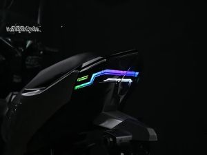 Stoplamp Lazy Fullset Vario New Gen 1 & Gen 2 RGB Android 125 & 150 cc PNP\\n\\n Apa Itu Stoplamp Lazy Fullset Vario New Gen 1 & Gen 2 RGB Android?\\n\\nStoplamp Lazy Fullset Vario New Gen 1 & Gen 2 RGB Android adalah perangkat pencahayaan yang dirancang khusus untuk sepeda motor Vario dengan kapasitas mesin 125 cc dan 150 cc. Perangkat ini dilengkapi dengan fitur RGB yang memungkinkan pengendara untuk mengubah warna cahaya sesuai dengan preferensi mereka.\\n\\n Pengertian Stoplamp Lazy Fullset\\n\\nStoplamp Lazy Fullset adalah set lengkap lampu belakang yang dirancang untuk memberikan pencahayaan yang lebih baik pada sepeda motor Vario. Dengan stoplamp ini, pengendara dapat meningkatkan visibilitas dan keselamatan saat berkendara.\\n\\n Fungsi Stoplamp Lazy Fullset\\n\\nFungsi utama dari stoplamp lazy fullset adalah memberikan pencahayaan yang lebih baik dan efektif untuk sepeda motor Vario. Dengan stoplamp ini, pengendara dapat meningkatkan visibilitas dan keselamatan saat berkendara, terutama di malam hari atau saat cuaca buruk.\\n\\n Kelebihan Stoplamp Lazy Fullset\\n\\nStoplamp lazy fullset memiliki beberapa kelebihan, antara lain:\\n\\n- Pencahayaan yang lebih baik dan efektif\\n- Kemampuan untuk mengubah warna cahaya sesuai dengan preferensi pengendara\\n- Kompatibel dengan sepeda motor Vario dengan kapasitas mesin 125 cc dan 150 cc\\n- Desain yang ramping dan elegan\\n\\n Cara Menggunakan Stoplamp Lazy Fullset Vario New Gen 1 & Gen 2 RGB Android\\n\\nBerikut ini adalah langkah-langkah penggunaan stoplamp lazy fullset vario new gen 1 & gen 2 RGB android:\\n\\n Langkah-langkah Instalasi Stoplamp Lazy Fullset\\n\\n1. Pastikan sepeda motor Vario Anda sudah dalam kondisi mati dan tidak terhubung dengan电源已关闭且未连接到电池。请按照以下步骤安装Stoplamp Lazy Fullset：\n    \n    1. 打开摩托车尾部并移除旧的尾灯。\n    2. 将新的Stoplamp Lazy Fullset固定在适当的位置，并确保其牢固。\n    3. 连接电源线并确保连接稳固。\n    4. 将尾部关闭并测试新的尾灯是否正常工作。