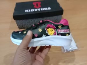 Paket Komplit Sepatu Sekolah + Tas + Kaos Kaki oleh KIDZTUBS
