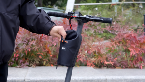 ROCKBROS Handlebar Bottle Bag 1.5L Foldbable Bicycle Scooter Front Bag Magnetic Attraction Bicycle Accessories