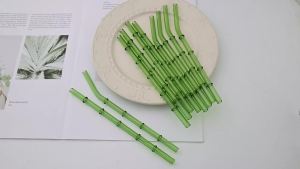 4/6/8pcs Green Bamboo-shaped Straws Set Reusable Glass Straw with Brush Suitable for Milkshakes Juices Coffee Bar Accessories