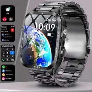 นาฬิกาสมาร์ทวอทช์สำหรับกีฬากลางแจ้ง รุ่นผู้ชาย แบตเตอรี่ขนาดใหญ่ 880mAh หน้าจอ HD 2.01 นิ้ว ไฟฉาย LED วัดอัตราการเต้นของหัวใจ กันน้ำ รองรับการโทรผ่านบลูทูธ สมาร์ทวอทช์ 2025