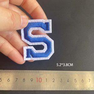 Bảng Chữ Cái Màu Xanh Chữ Cái Tiếng Anh Thêu Táo Sắt Trên Miếng Dán Với Viền Trắng Vải Dính Nhiệt Miếng Dán Kính Cường Lực Cho Quần Áo