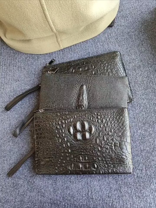 OCSHEAN กระเป๋าผู้ชายคลัทช์ผู้ชายกระเป๋าสตางค์ผู้ชายกระเป๋าถือผู้ชายลายจระเข้สุดหรูดีไซน์ปิดซิป