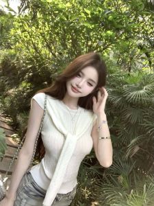 เสื้อกั๊กถักแขนกุดคอตั้งสีขาว ชุดสองชิ้น ผูกไหล่ สำหรับผู้หญิง ชุดฤดูร้อน ทรงเข้ารูป ผ้าฝ้ายผสมโพลีเอสเตอร์ ทรงเข้ารูป