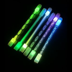 *สินค้าพร้อมส่ง* ปากาควงมีไฟ ปากกาควง จุดศูนย์ถ่วงดี น้ำหนักสมดุล จับถนัดมือ หมุนนิ้วง่าย มีกระบอกใส่ปากกาควง แถมถ่านฟรี