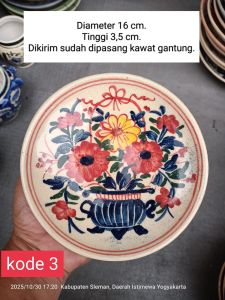 piring gantung keramik lukis motif bunga untuk dekorasi hiasan dinding kode 8