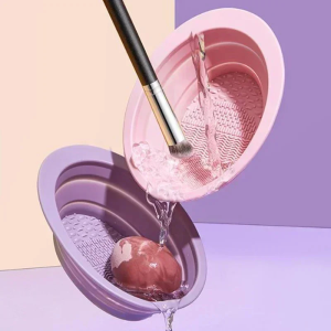 Foldable Silicone Makeup Brush Cleaner Bowl: A Portable Solution for Your Beauty Routine