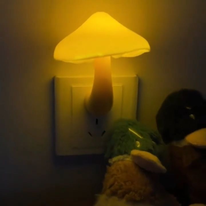 Lampu Tidur LED Bentuk Jamur Kecil Dengan sensor Cahaya