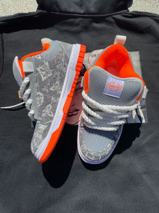 Trendy Thickened Canvas Casual Shoes for Men with Bread Shoe Tongue Color Block Design Volcanic Ash Elements Low Top Sneakers