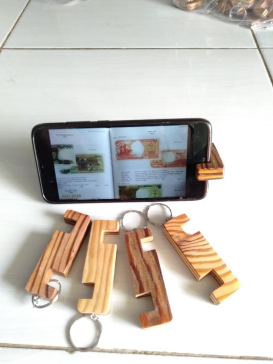 UNIK STAND HOLDER PHONE WOODEN DUDUKAN HP KAYU GANTUNGAN KUNCI