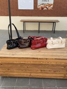 Molasses Bag - Berry กระเป๋าสะพายไหล่ผู้หญิง กระเป๋าสะพายข้างผู้หญิงสไตล์มินิมอล มี 4 สี