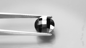 12.55 ct พลอยแท้ นิล (Black Spinel) พลอยดิบ ทรงกลม สีดำ กาญจนบุรี