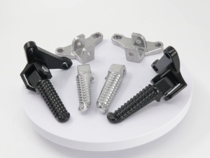 LC135 Y15ZR REAR FOOTREST EXHAUST CNC BRACKET FOOTSTEP SET ALLOY UNIVERSAL FOOT REST BRACKET YAMAHA Y15 Y16 Silver/Black Options