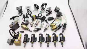 สวิงโซลินอยด์วาล์วรถขุด PC200-5 6D95โรตารีโซลินอยด์วาล์ว20Y-60-11712 20Y-60-11713