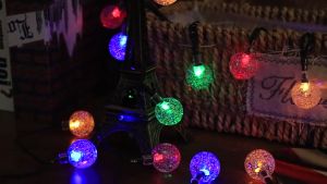 30 LED Garden LED Solar String Lights Bubbles Crystal Ball Globe Fairy Hanging Solar Christmas Lights Outdoor Decorative Cracked Glass Ball Light with 8 Mode Crystal Globe Lights for Patio Garden Yard Porch Wedding Party Christmas Decor