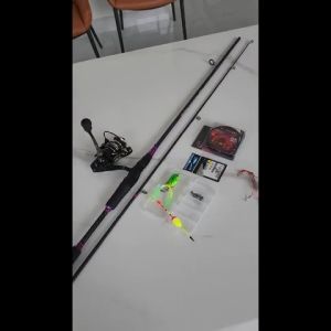 Combo Cần lure Cá Sấu Hắc Ám Crocodile màu đen + máy câu Deukio AC3000 và bộ quà tặng cực sịn