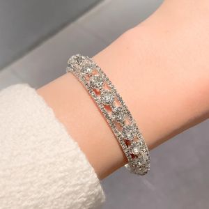 High-end silver round zircon bracelet womens plain ring bracelet light luxury niche exquisite bracelet elastic jewelry.