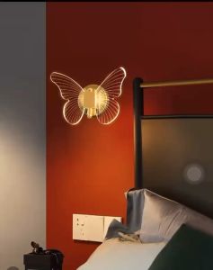 Lampu dinding kupu-kupu lampu Nordic baru lampu samping tempat tidur kamar tidur mewah hangat dan romantis ruang pernikahan rasa desainer lampu cermin latar belakang dekoratif