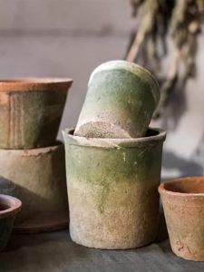 จิตรกรรมจีนโบราณ ถ้วยปลูกพืชขนาดเล็ก ถ้วยดินเผาสีแดง ถ้วยดินเผาแบบระบายอากาศได้ดี ถ้วยดินเผาแบบโบราณ ถ้วยดินเผาสำหรับใช้ในบ้าน