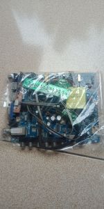 Mainboard TV Polytron PLD32T8511 dengan komponen elektronik terbungkus plastik kompatibel untuk TV layar datar.