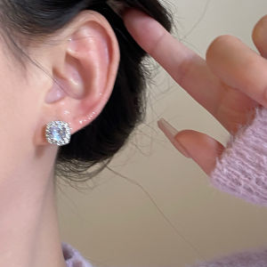 Chic Crystal Square Stud Earrings Womens Fashion Jewelry Flash Diamond Cool Beauty New 2025 High-End Sensation Ear Jewelry