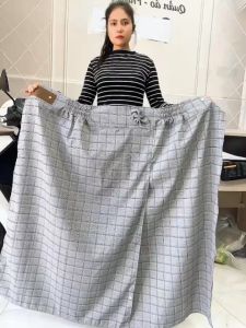 váy chống nắng freeSize xẻ Եà có túi phía trước miếng dán kết hợp nút bấm  dưới Եà váy có nút bấm