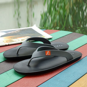 Mens Summer 2025 New Youth Slip-On Sandals Outdoor Anti-Slip Foot-Strap Beach Shoes Trendy Flat Heel Rubber Sole Pure Color