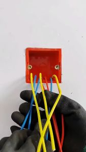 Dụng cụ xoắn nối dây điện nhanh