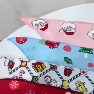 ผ้าพันคอลายคริสต์มาส น้องหมา น้องแมว แบบสามเหลี่ยม เหมาะสำหรับน้องหมา/น้องแมวพันธุ์เล็ก แฟชั่นช่วงเทศกาลคริสต์มาส พร้อมส่ง!!