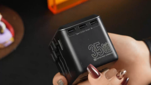 Cas Fon WEKOME Portable International Travel Adapter 35W Fast Charging Universal Socket 3 Pin Plug LMWPU69