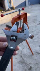 Mỏ lết lắc tự động mỏ lết vặn ống tròn độ mở 25mm-30mm-48.5mm tay cầm cao su TPR- Tùng Thanh Kim Khí