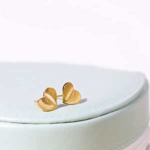 Chow Sang Sang 周生生 999 24K Pure Gold Heart-shaped Dainty Stud Earrings for Women 94534E