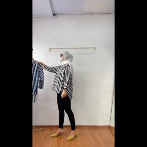 Kemeja Wanita Stripe Shirt Garis Motif  Salur Silang Belakang Bahan Polyrayon Lenggan Panjang