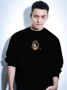 เสื้อฮู้ดคอกลมแขนยาวผ้าขนแกะสำหรับผู้ชาย ฤดูใบไม้ร่วง/ฤดูหนาว ทรงหลวม ลายมังกร ปีงู ปีเกิด แจ็คเก็ตคู่รัก ผ้าฝ้ายผสมโพลีเอสเตอร์