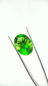 Batu Permata Green Moldavite Cuting Octagon Termurah