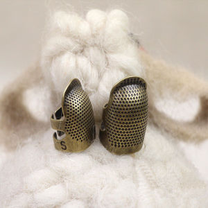 1/2pcs Finger Protector Antique Thimble Ring Handworking Needle Thimble Needles Craft DIY Household Sewing Tools Accessories S/M