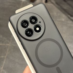 Ultra-Thin Matte MagsafeสําหรับOnePlus 13 13R 13T 12 11 11R 10 9 9RT 8 8T 7 7T Pro ACE 5 Nord 2 CE 2U 3U CE4 Lite PC Cover