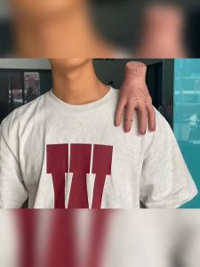 มือเลือดปลอม โมเดลมือสยองขวัญ โมเดลมือแตก มือปลอม พร็อพสยองขวัญฮาโลวีน วันฮาโลวีนอุปกรณ์ประกอบฉาก เครื่องประดับมือแตก อุปกรณ์ประกอบฉากฮาโลวีน สําหรับตกแต่งบ้านผีสิง คอสเพลย์