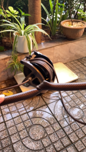 Bộ cuộn ống tưới cây 20m Tough Brown Takagi R220TBR