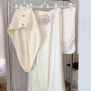 Khăn tắm kèm mũ tóc và khăn mặt